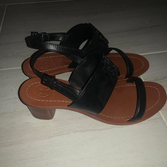 Authentic Tory Burch 8M VGUC (bc wear on bottoms) - Picture 2 of 3